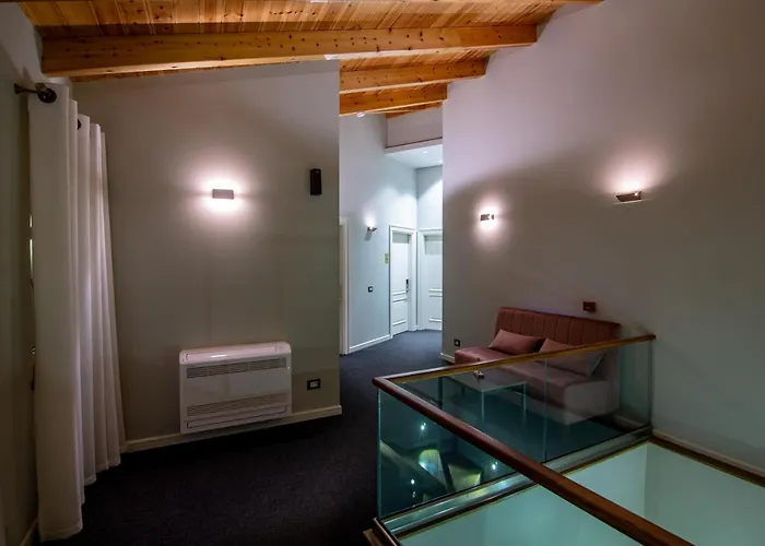 Ξενοδοχείο Tree Κορυτσά